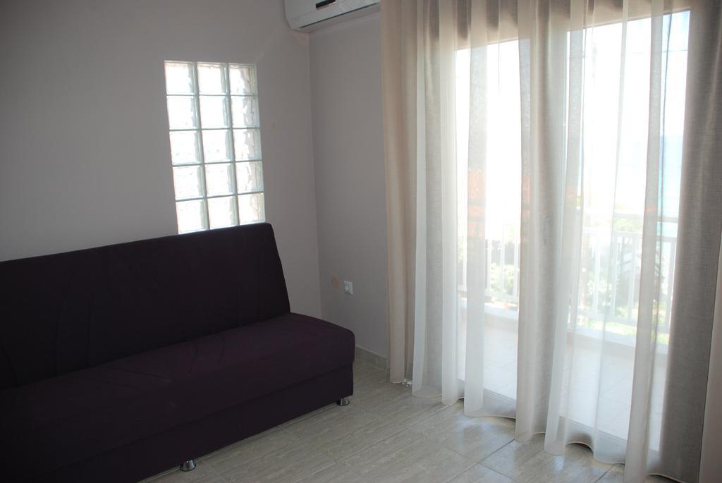 Apartment Marianna Nea Roda