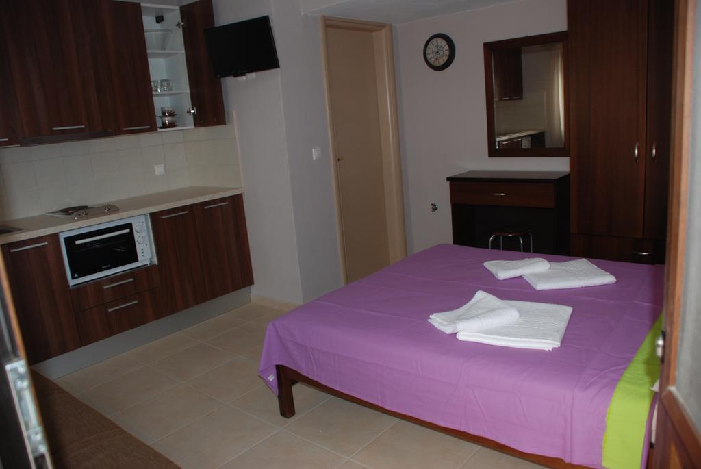 Marianna Apartment Nea Roda